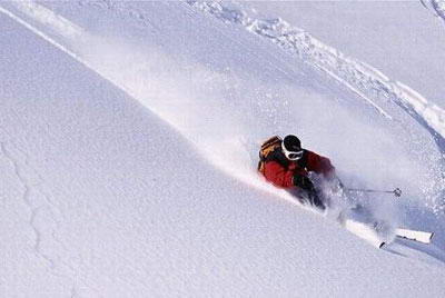 长白山和平滑雪场风景图