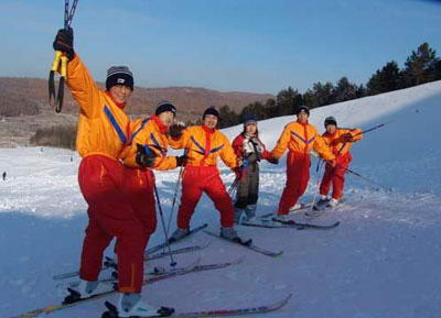 望云峰滑雪场风景图