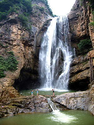 豫西大峡谷风景图